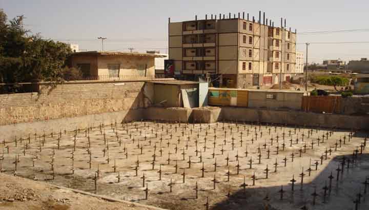 بهسازی خاک زیر فونداسیون شعبه مرکزی بانک کشاورزی بوشهر به روش میکروپایل.